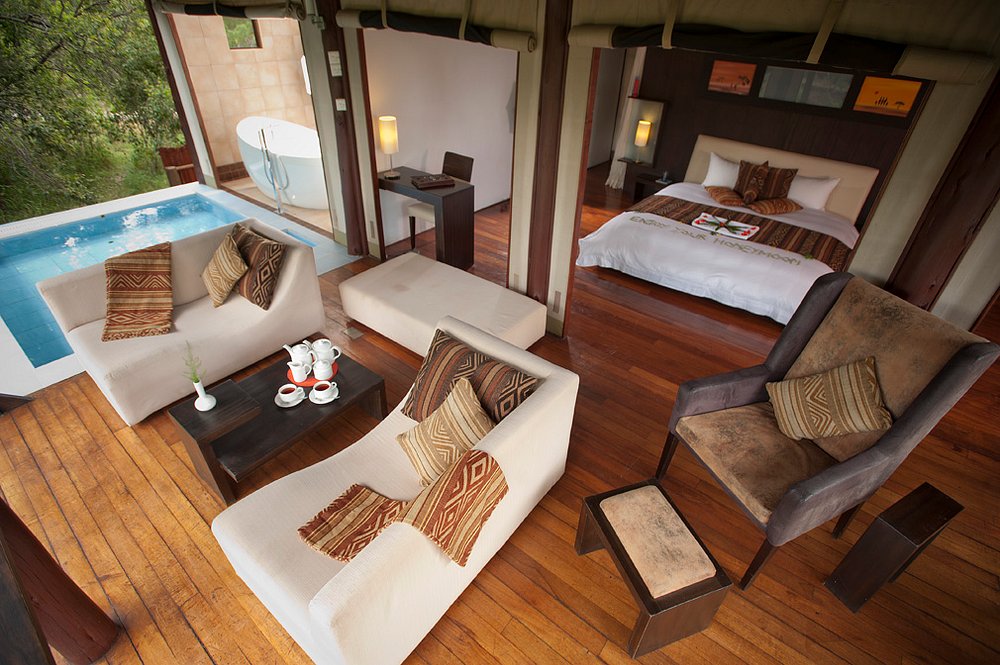 Ngerende Island Lodge image 1